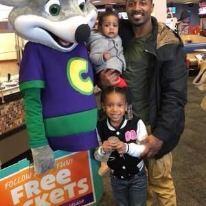 Meet your Posher, Deleon